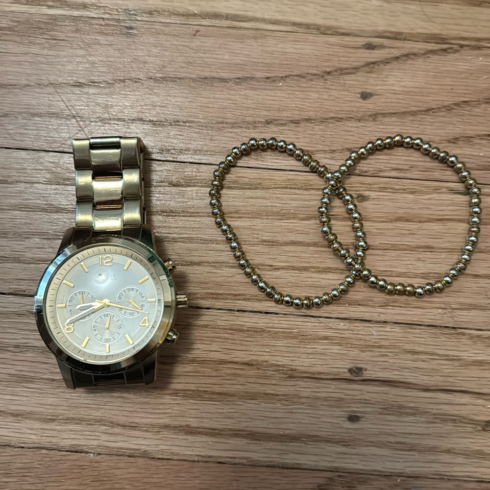 GUESS Watch & two FREE gold bracelets